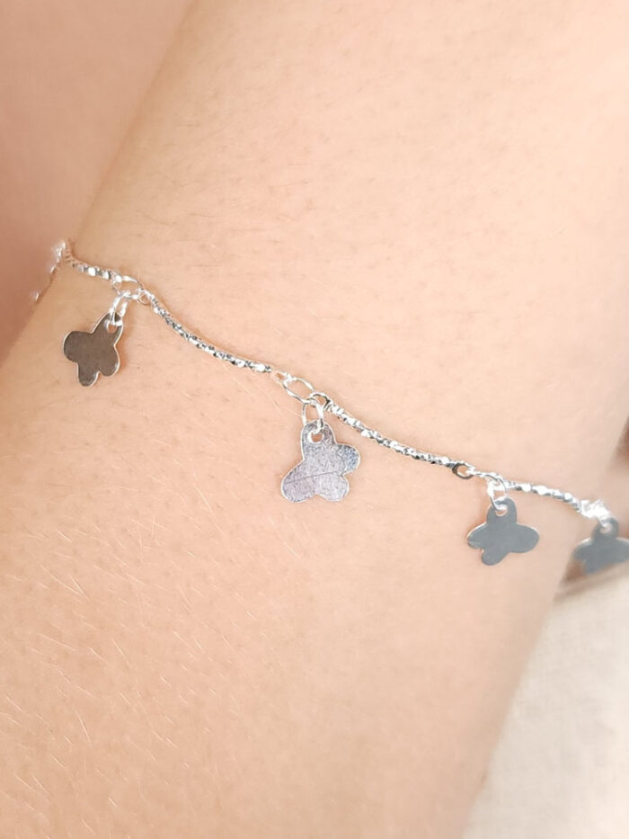Pulseira elos caninho detalhado com borboletas lisas