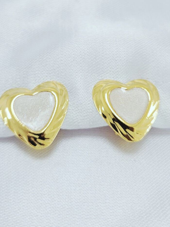 Brinco Dourado com detalhe cintilante