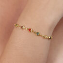 Pulseira com corações coloridos