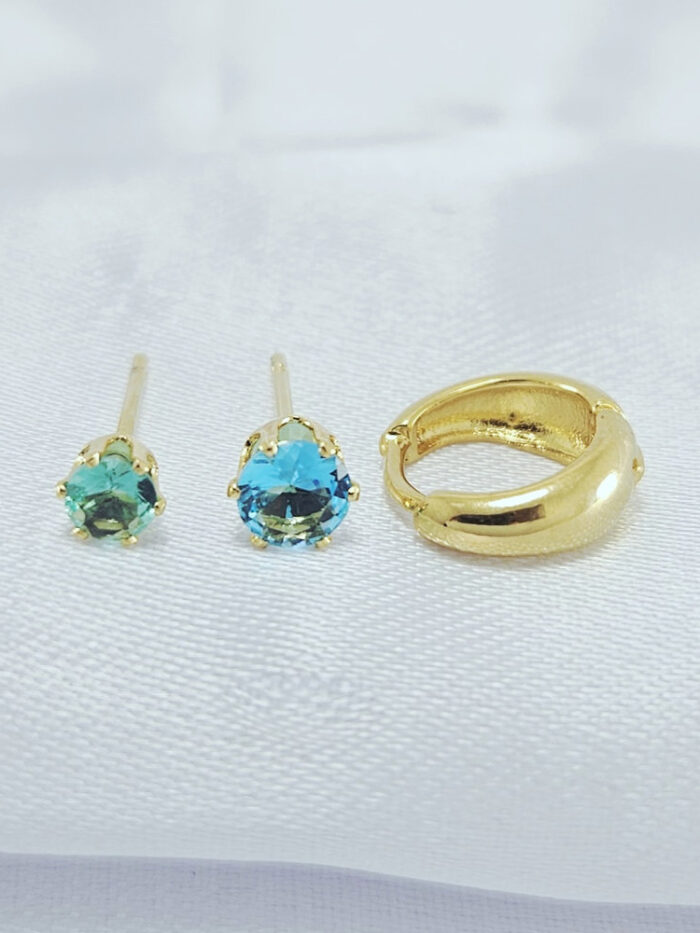 Trio de brincos com argolinha dourado