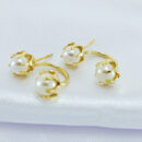 Brinco modelo gancho com pérola