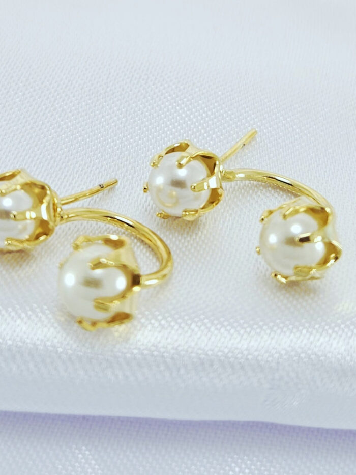 Brinco modelo gancho com pérola