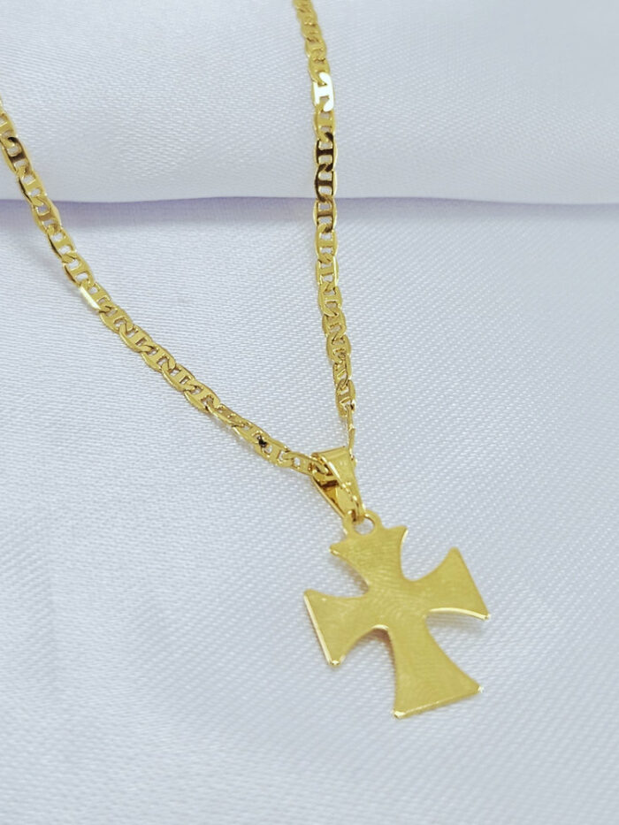 Gargantilha masculina com crucifixo