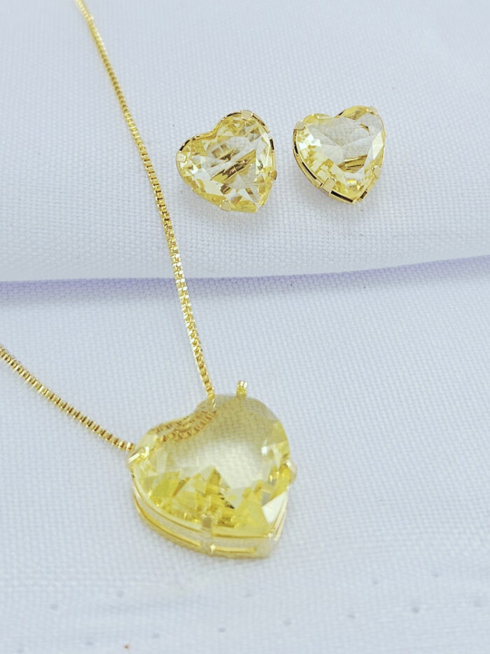 Conjunto coração  amarelo