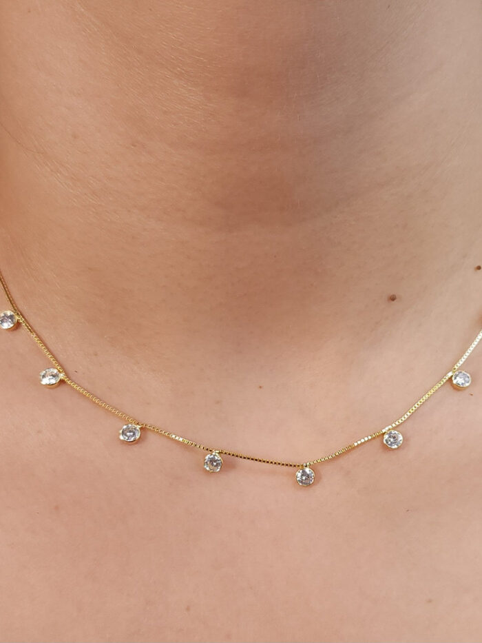 Gargantilha choker com pedras cristal