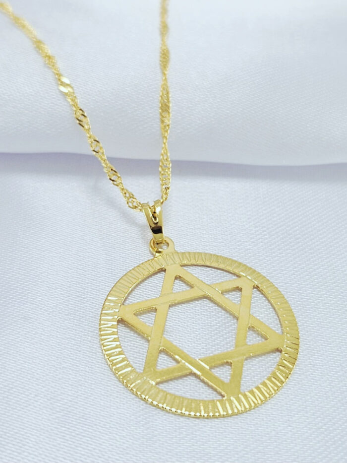 Gargantilha medalha estrela de Davi