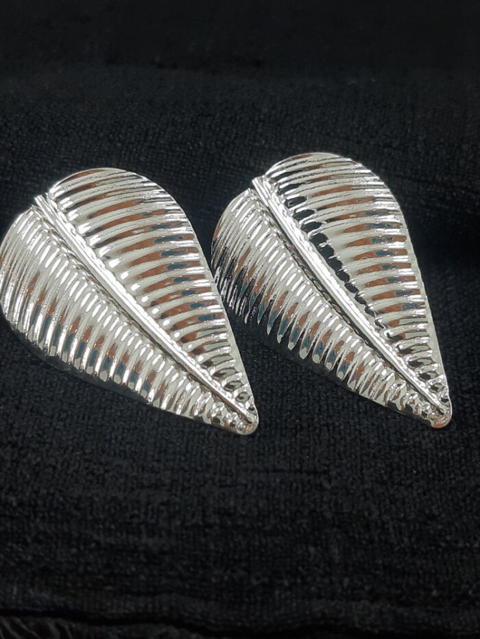 Brinco folha detalhada