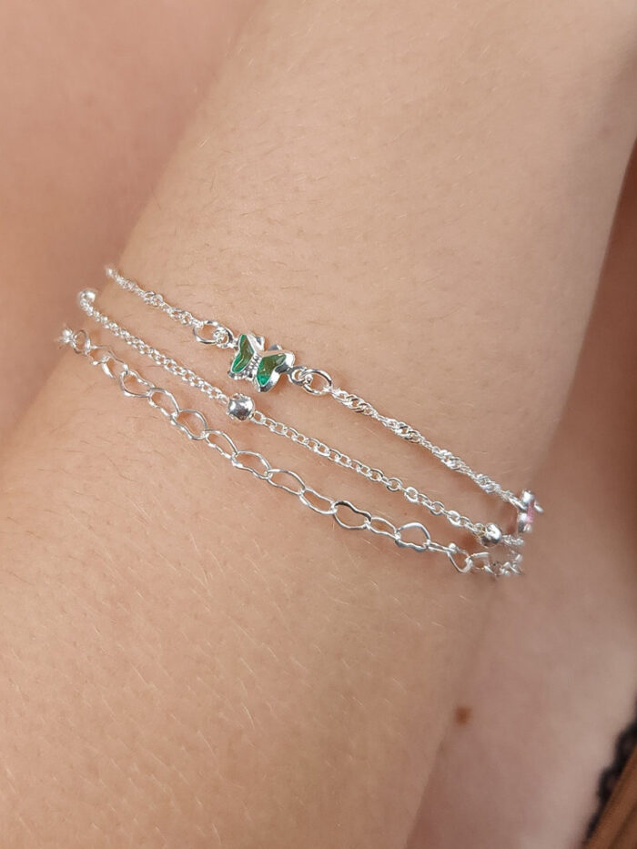 Pulseira tripla borboleta colorida elos corações