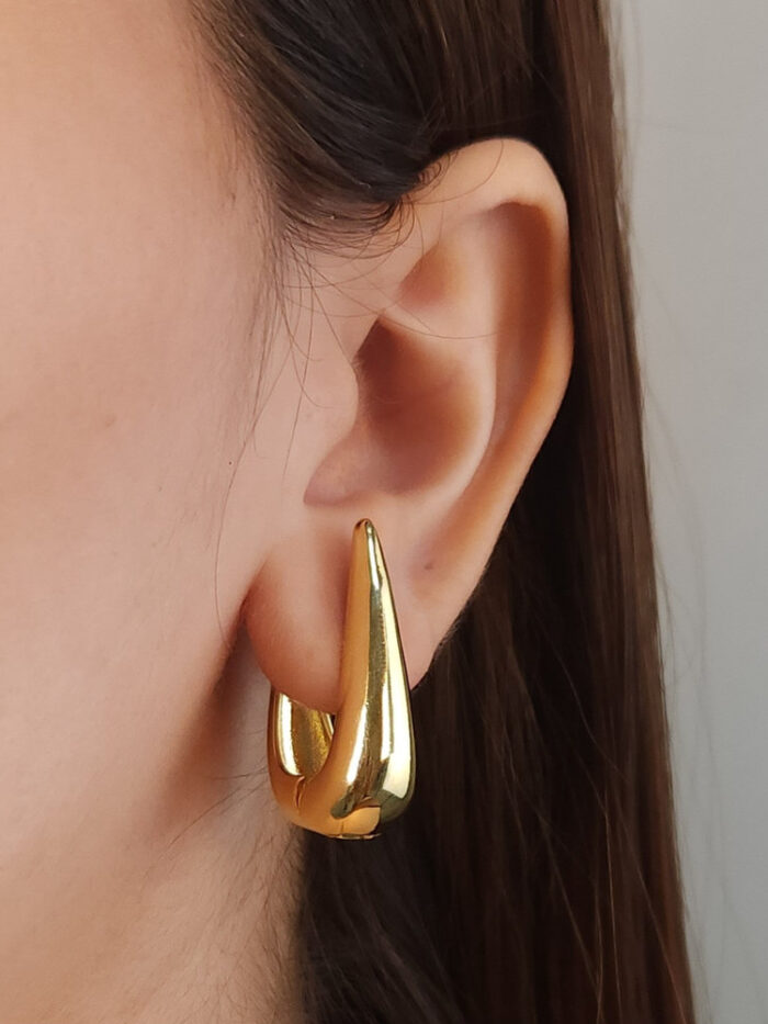 Brinco gota alongada dourada