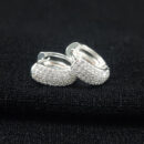 Argola cravejada com cristais