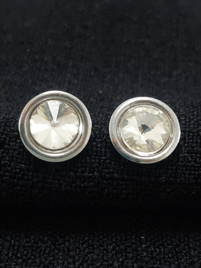 Brinco ponto de luz borda lisa