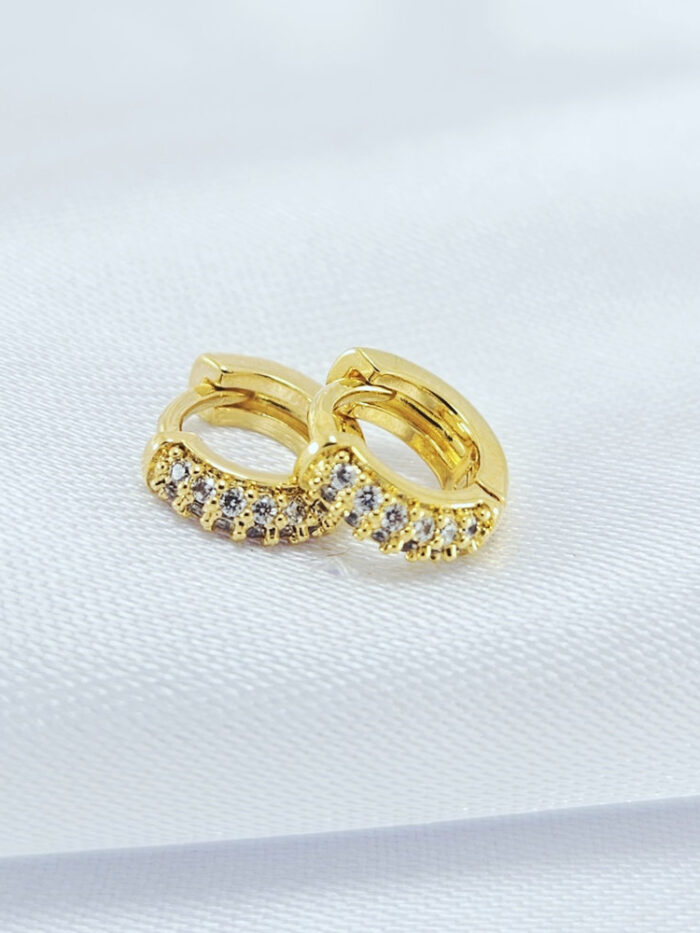 Argolinha cravejado zircônia