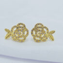 Brinco flor vazado com zircônia