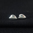 Brinco argolinha coração chapado