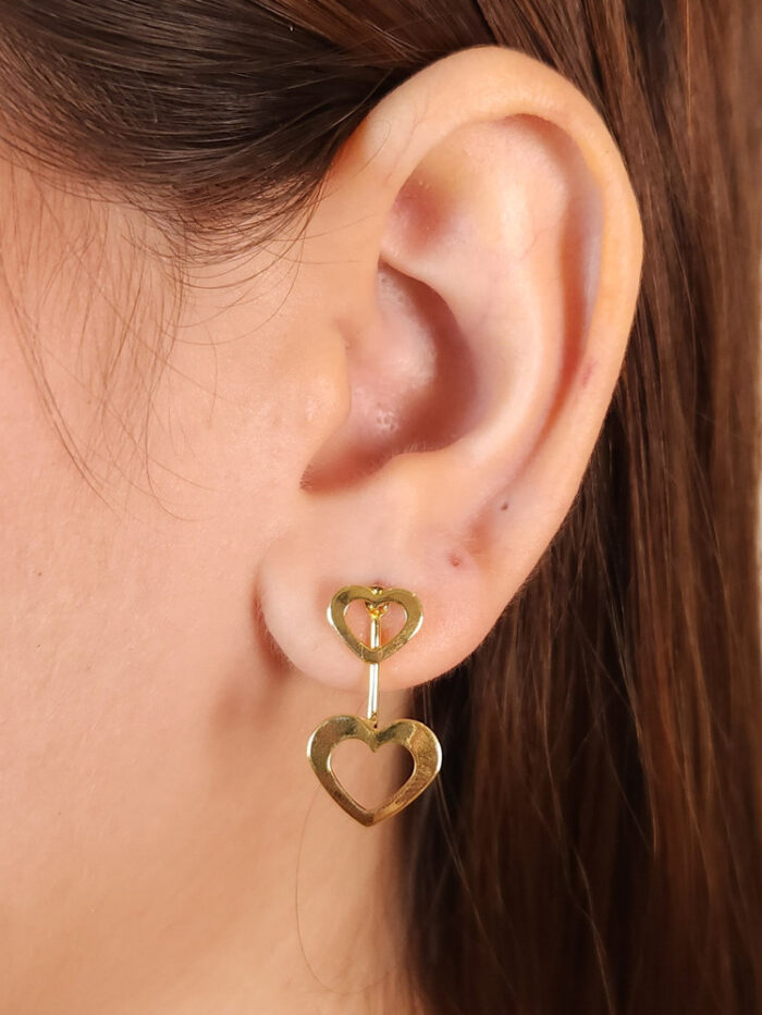 Brinco coração vazado duplo