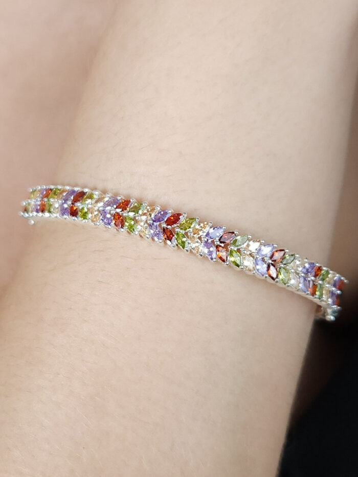 Bracelete folhas coloridas detalhadas