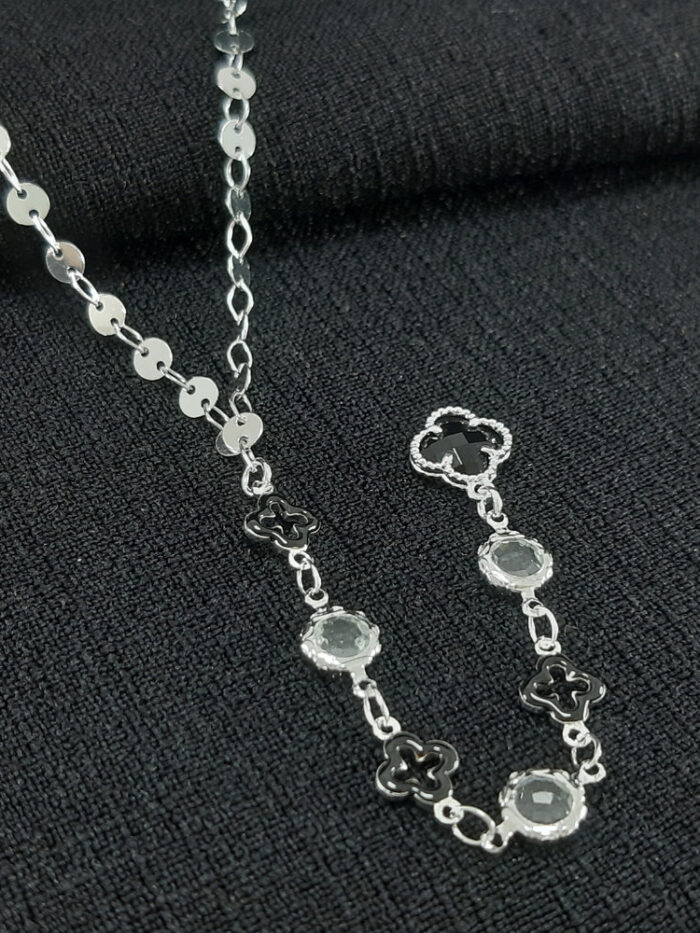 Gargantilha elo redondo chapeado pêndulo trevo vazado preto