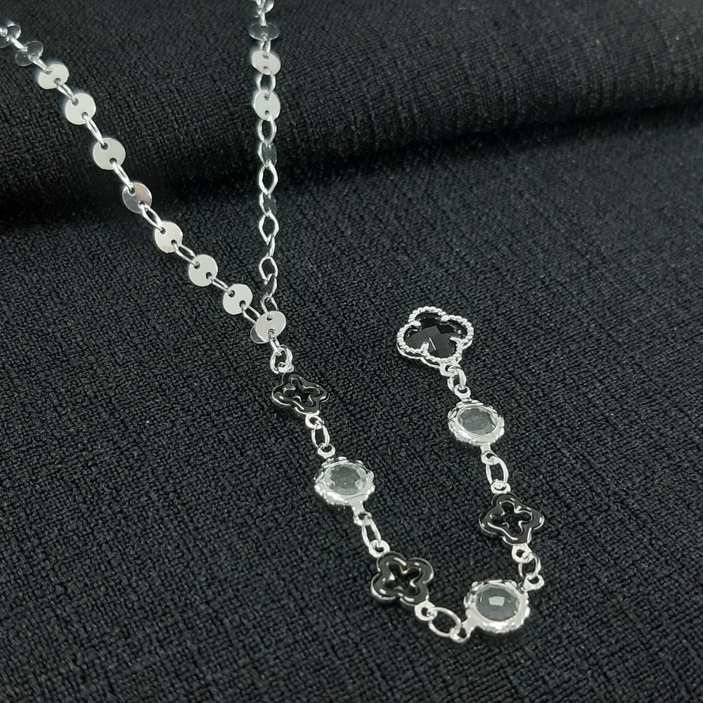 Gargantilha elo redondo chapeado pêndulo trevo vazado preto