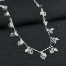 Gargantilha choker pérola com flor vazada