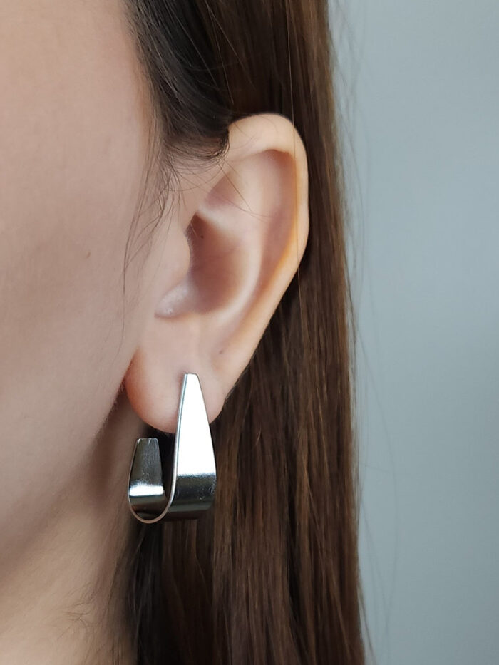 Brinco argola gota chapeada