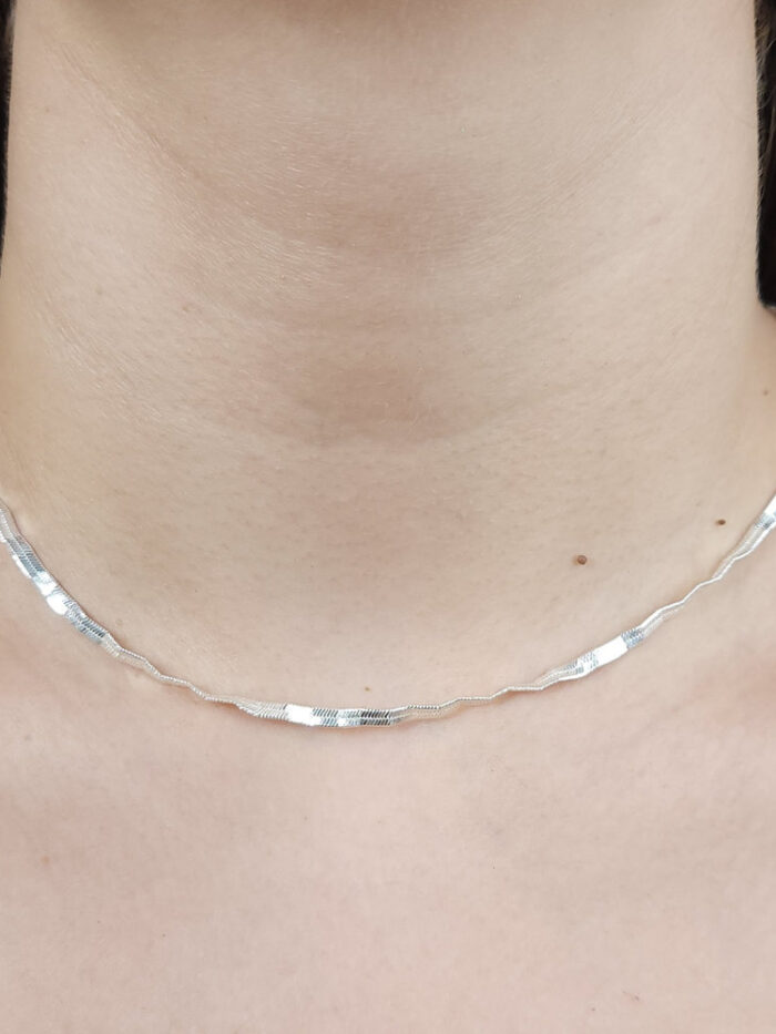 Gargantilha choker laminado ondulada