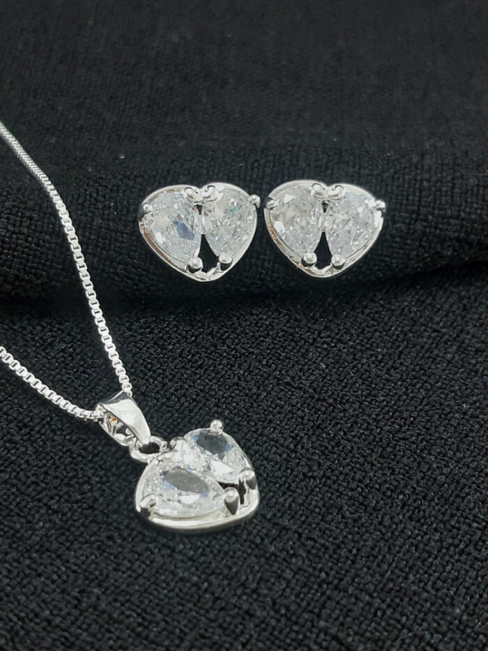 Conjunto gota duo formato coração