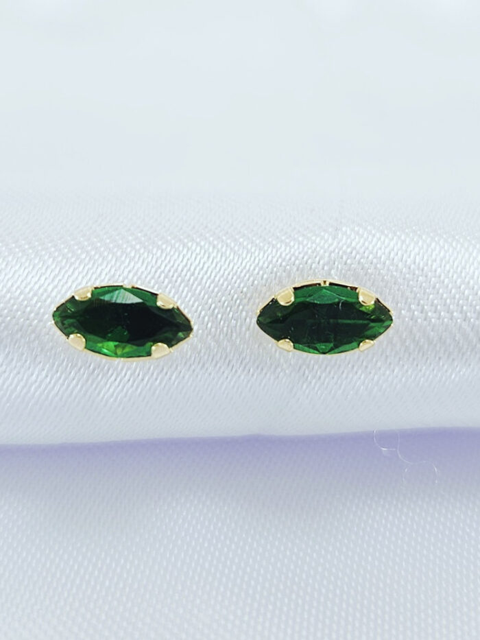 Brinco pedra navete verde