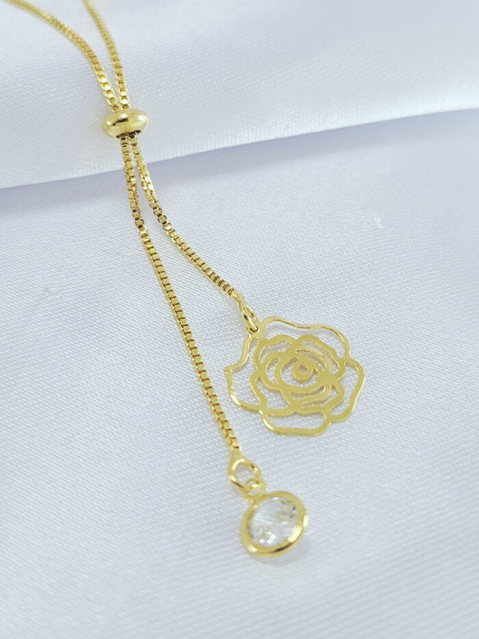 Gargatinha gravatinha flor vazada com ponto de luz