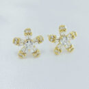 Brinco flor com pedra cristal