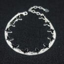 Pulseira dupla com borboleta preta esmaltada