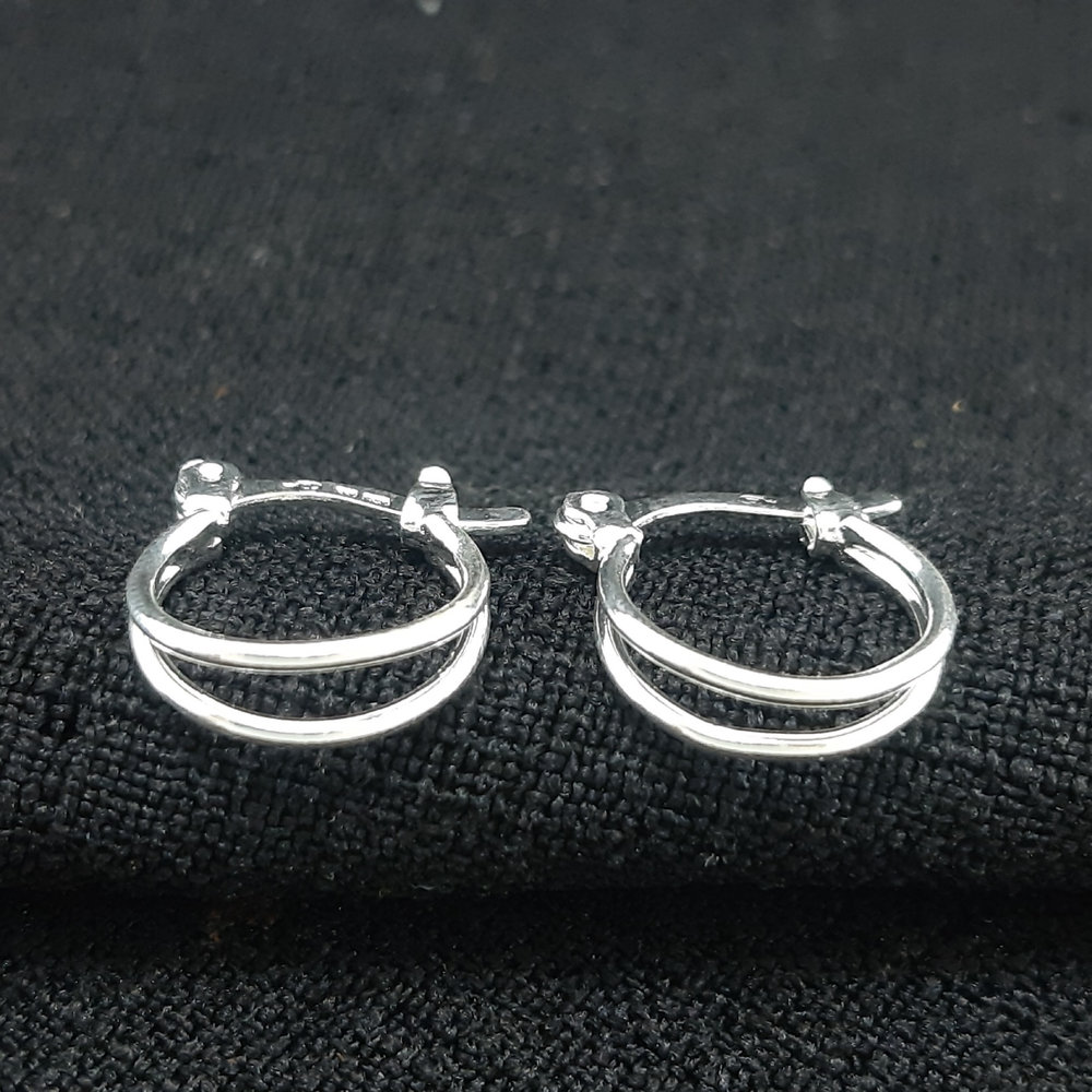 Argola infantil dois fios liso prateado - IVOPITA