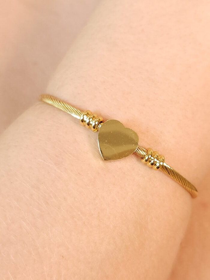 Bracelete com coração chapeado dourado