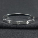 Bracelete com detalhe cartier