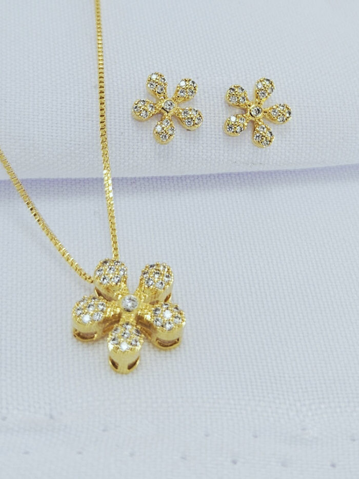 Conjunto flor com zircônias