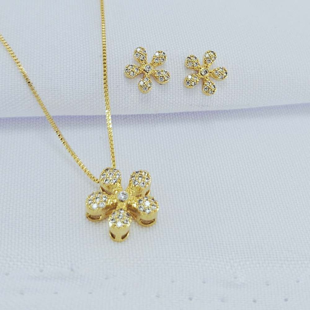 Conjunto flor com zircônias