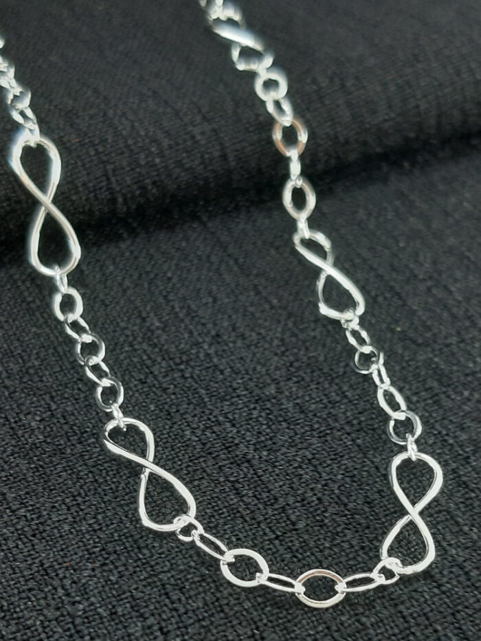 Gargantilha longuinho com elos infinito