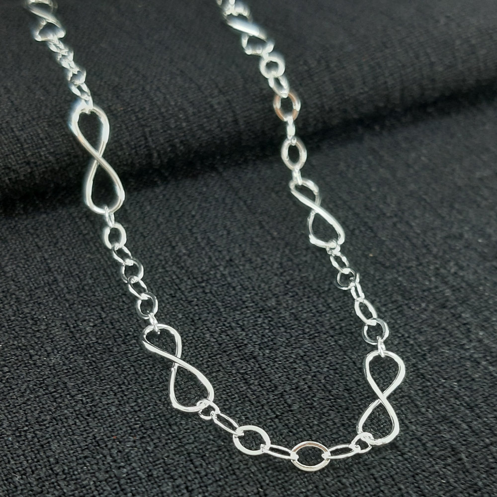 Gargantilha longuinho com elos infinito