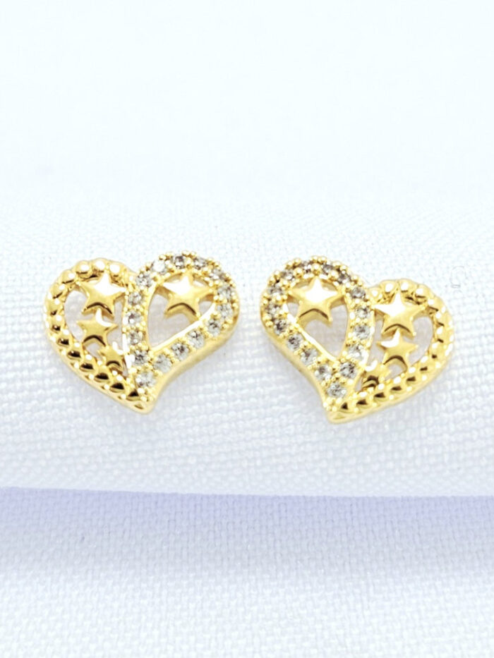 Brinco coração zircônia com estrela