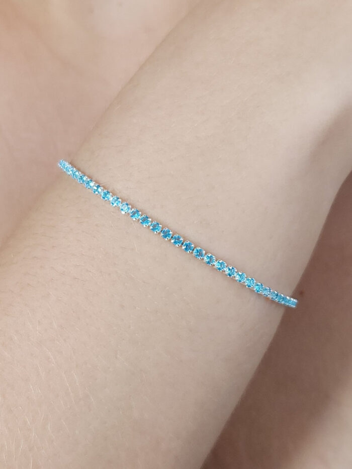 Pulseira fio riviera detalhados