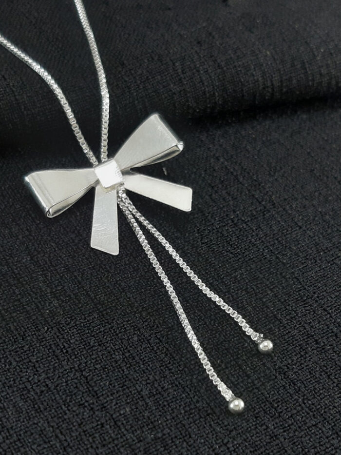 Gargantilha longuinho detalhe laço