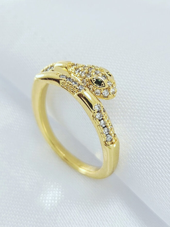 Anel regulável formato cobra cravejado