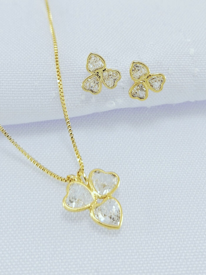 Conjunto trevo com zircônia formato coração