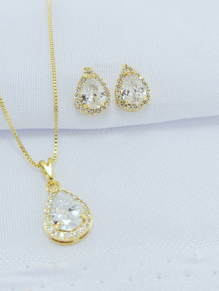 Conjunto gota cravejado detalhado