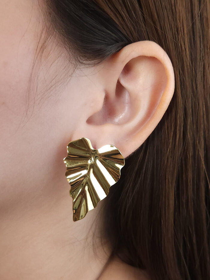 Brinco folha martelado