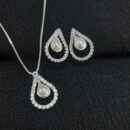 Conjunto gota cravejada com pérola