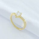 Anel com zircônia gota central