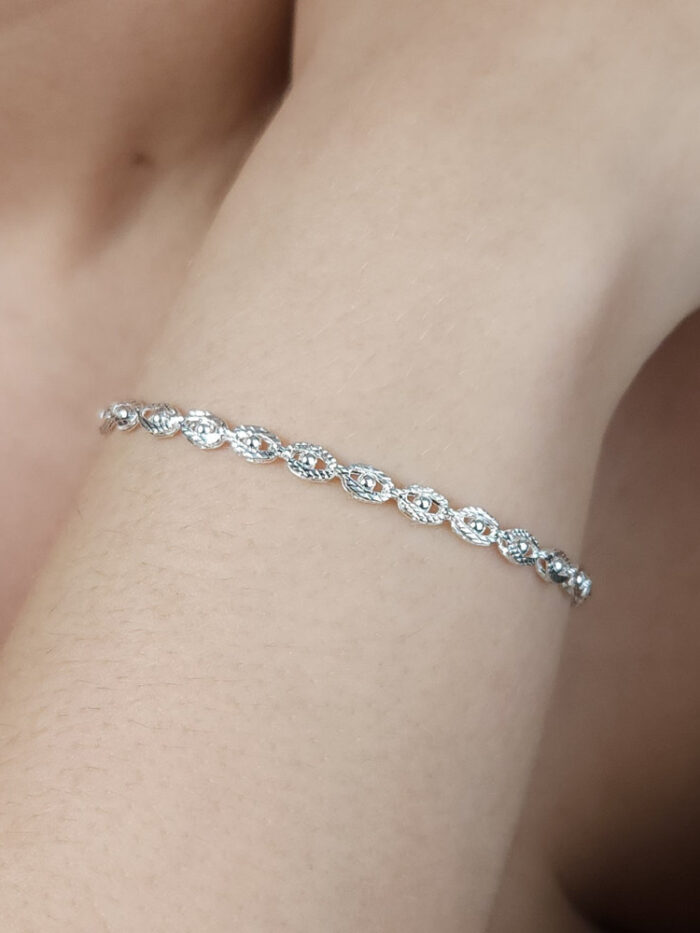 Pulseira elos oval detalhado com bolinha