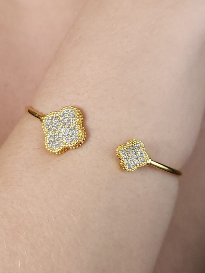 Bracelete Regulável trevo cravejado com zircônia