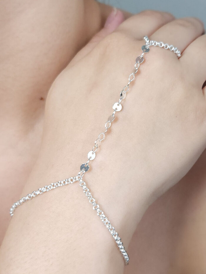Pulseira de mão elos vazados