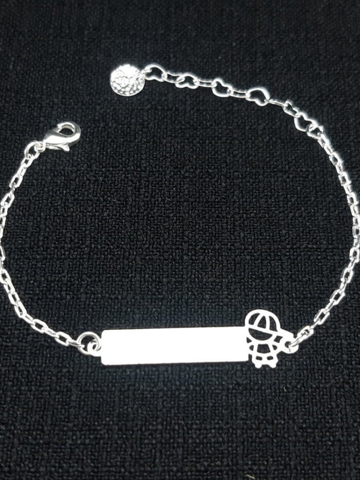 Pulseira infantil com plaquinha e detalhe menino vazado